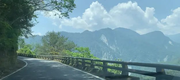 narrow mountain road